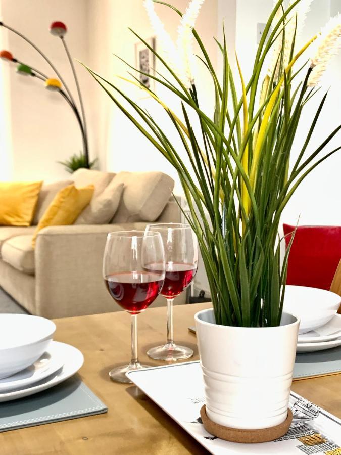 Contemporary 2 Bedroom Victorian Town House - Sleeps Up To 6 Kimberley  Exterior foto