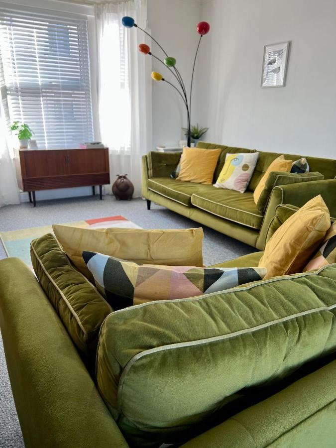 Contemporary 2 Bedroom Victorian Town House - Sleeps Up To 6 Kimberley  Exterior foto