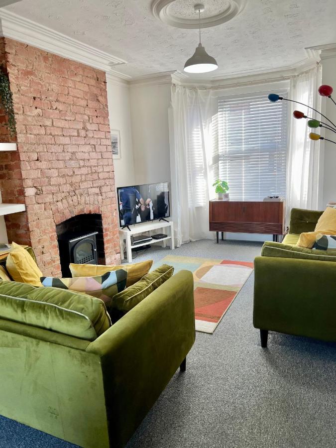 Contemporary 2 Bedroom Victorian Town House - Sleeps Up To 6 Kimberley  Exterior foto