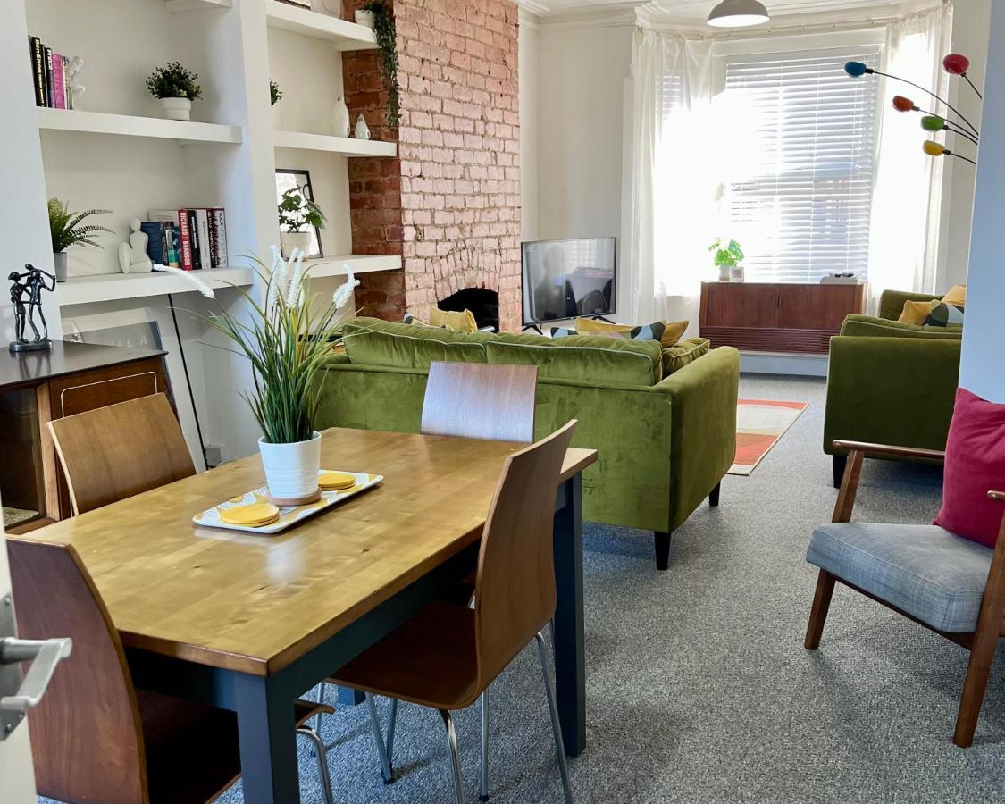 Contemporary 2 Bedroom Victorian Town House - Sleeps Up To 6 Kimberley  Exterior foto
